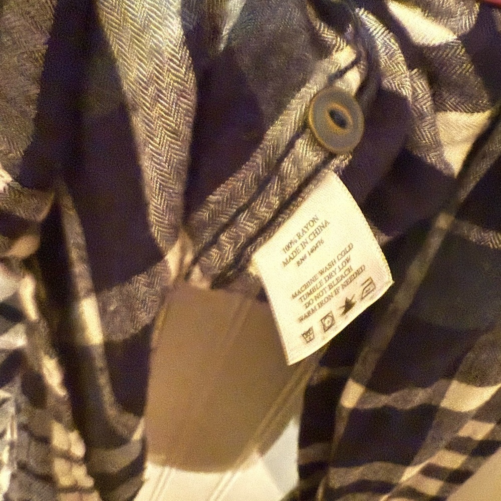 Faherty Plaid Button Up Medium Long sleeve - Picture 3 of 4